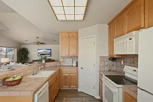 647 Village Dr, Galt, CA 95632 - Photo 8