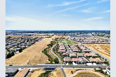 9526 Cote Dor, Elk Grove, CA 95624 - Photo 80