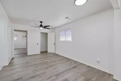 1114 N Conyer Street, Visalia, CA 93291 - Photo 38