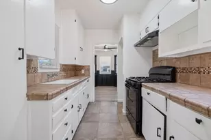 1114 N Conyer St, Visalia, CA 93291 - Photo 12