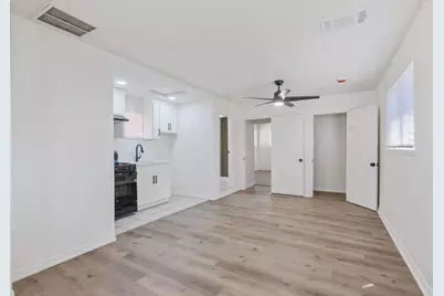 1114 N Conyer Street, Visalia, CA 93291 - Photo 36
