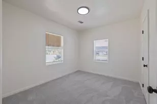 1114 N Conyer St, Visalia, CA 93291 - Photo 16