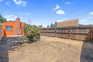 1114 N Conyer St, Visalia, CA 93291 - Photo 32