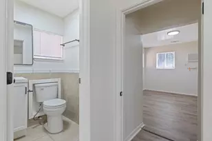 1114 N Conyer St, Visalia, CA 93291 - Photo 42