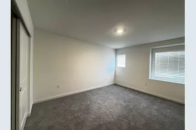 8861 Stratham Way, Elk Grove, CA 95758 - Photo 16