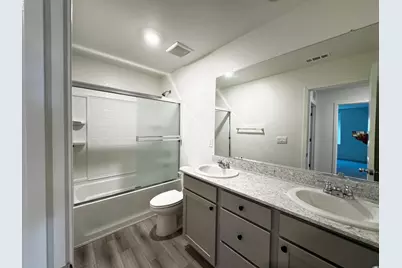 8861 Stratham Way, Elk Grove, CA 95758 - Photo 14