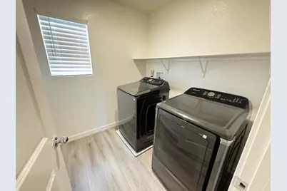 8861 Stratham Way, Elk Grove, CA 95758 - Photo 18