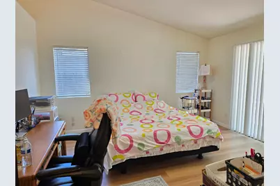 9009 Bungalow Way, Elk Grove, CA 95758 - Photo 10