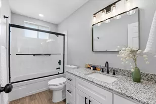 4781 Oakhollow Dr, Sacramento, CA 95842 - Photo 8