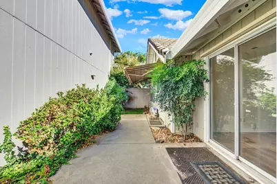 101 Brightstone Circle, Folsom, CA 95630 - Photo 34