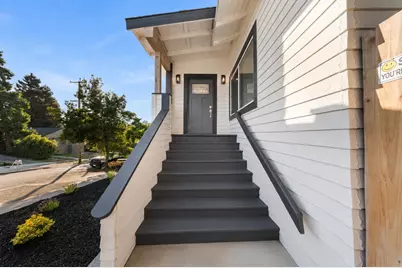6054 Outlook Avenue, Oakland, CA 94605 - Photo 2