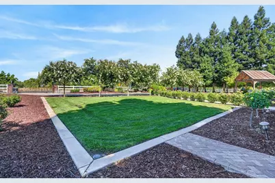 310 S Bern Avenue, Stockton, CA 95215 - Photo 14