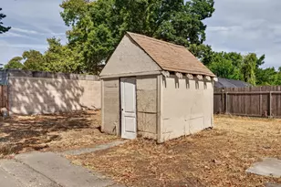 2641 Norwood Ave, Sacramento, CA 95815 - Photo 32