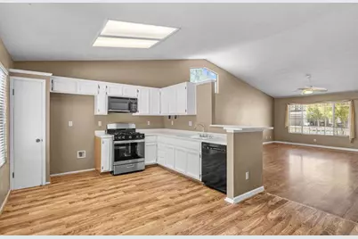 320 Clarks Mill Avenue, Waterford, CA 95386 - Photo 10