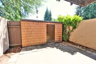 722 Woodside Ln, Sacramento, CA 95825 - Photo 26