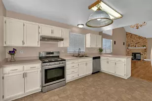 128 Chardonnay St, Los Banos, CA 93635 - Photo 10