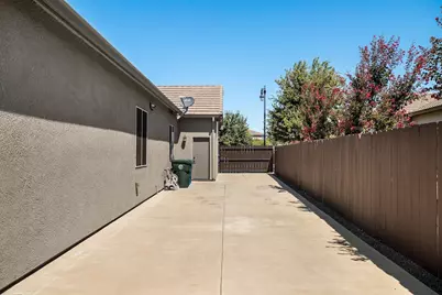 1018 Glen Abbey Drive, Manteca, CA 95336 - Photo 56