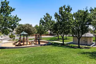 1915 Maplegrove Ln, Tracy, CA 95376 - Photo 44