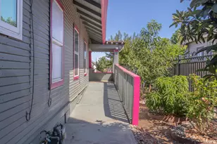 619 W F St, Oakdale, CA 95361 - Photo 6