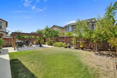 2897 Rabbit Hollow Drive, Lathrop, CA 95330 - Photo 36