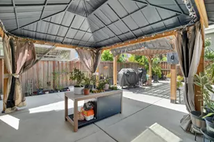 2897 Rabbit Holw Dr, Lathrop, CA 95330 - Photo 32