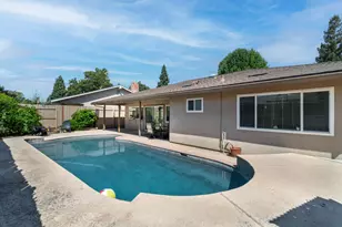8908 Twin Falls Dr, Sacramento, CA 95826 - Photo 34