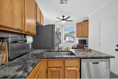 9024 Beryl Creek Way, Elk Grove, CA 95758 - Photo 18