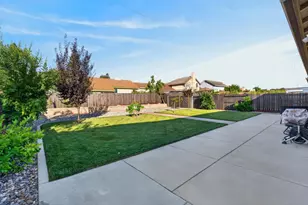 8138 Scrimshaw Wy, Sacramento, CA 95829 - Photo 38