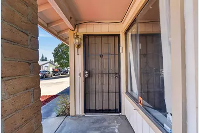 7711 Lakewood Park Drive, Sacramento, CA 95828 - Photo 4