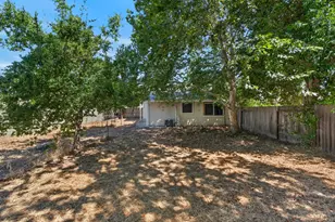 7711 Lakewood Park Dr, Sacramento, CA 95828 - Photo 36