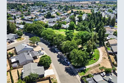 7711 Lakewood Park Drive, Sacramento, CA 95828 - Photo 44