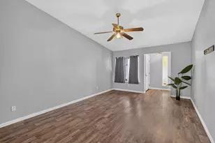 7711 Lakewood Park Dr, Sacramento, CA 95828 - Photo 8