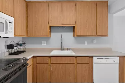 7711 Lakewood Park Drive, Sacramento, CA 95828 - Photo 10