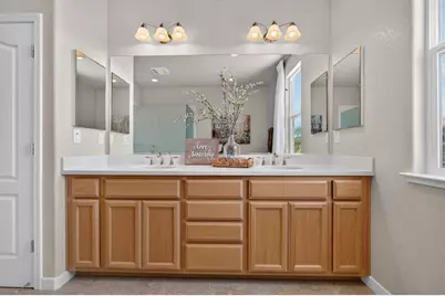 10070 Red Tail Hawk Way, Sacramento, CA 95829 - Photo 48
