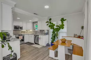 705 Roundtree Ct, Sacramento, CA 95831 - Photo 16