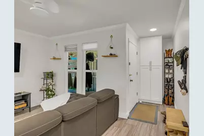 705 Roundtree Court, Sacramento, CA 95831 - Photo 10