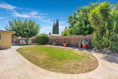 404 Fall Avenue, Madera, CA 93637 - Photo 34
