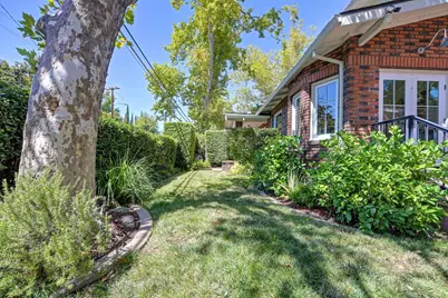 2400 Marshall Way, Sacramento, CA 95818 - Photo 62