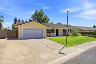 9026 El Carrilo Ct, Elk Grove, CA 95624 - Photo 2