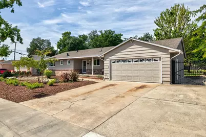 6942 S Land Park Drive, Sacramento, CA 95831 - Photo 2