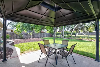6942 S Land Park Drive, Sacramento, CA 95831 - Photo 28