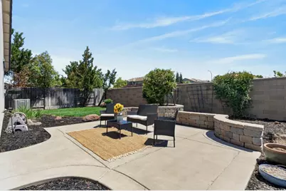 9582 Blue Mountain Way, Sacramento, CA 95829 - Photo 4