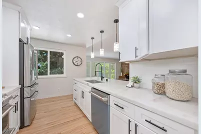 813 Columbia Drive, Sacramento, CA 95864 - Photo 14