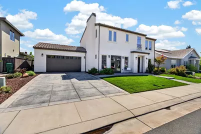 808 Iris Court, Lodi, CA 95242 - Photo 2