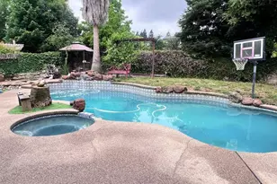 2208 Newcastle Gap Dr, Rancho Cordova, CA 95670 - Photo 6