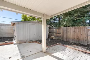 9760 Onyx Park Pl, Elk Grove, CA 95624 - Photo 44