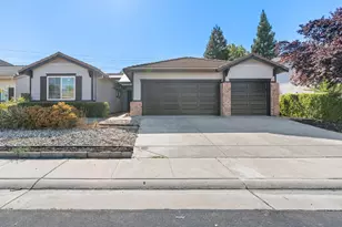 9760 Onyx Park Pl, Elk Grove, CA 95624 - Photo 4