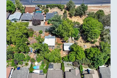 814 Comstock Drive, Folsom, CA 95630 - Photo 2