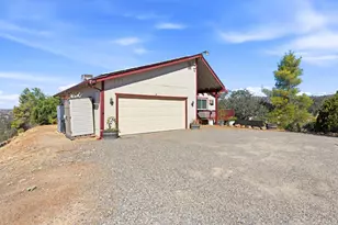 39874 Lilley Mountain Dr, Coarsegold, CA 93614 - Photo 2