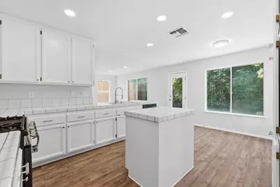 9274 Roxheim Court, Sacramento, CA 95829 - Photo 10